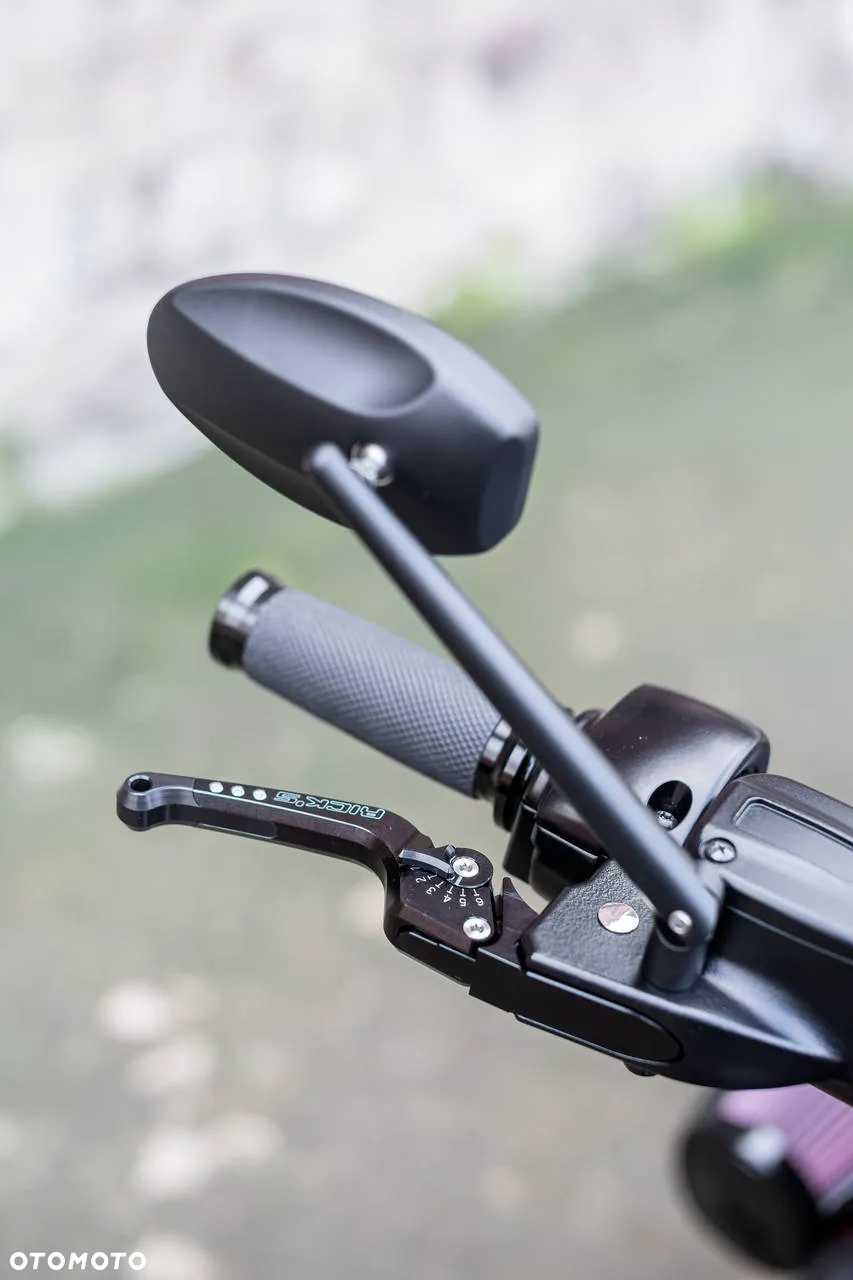Harley-Davidson Softail FXDR - 24
