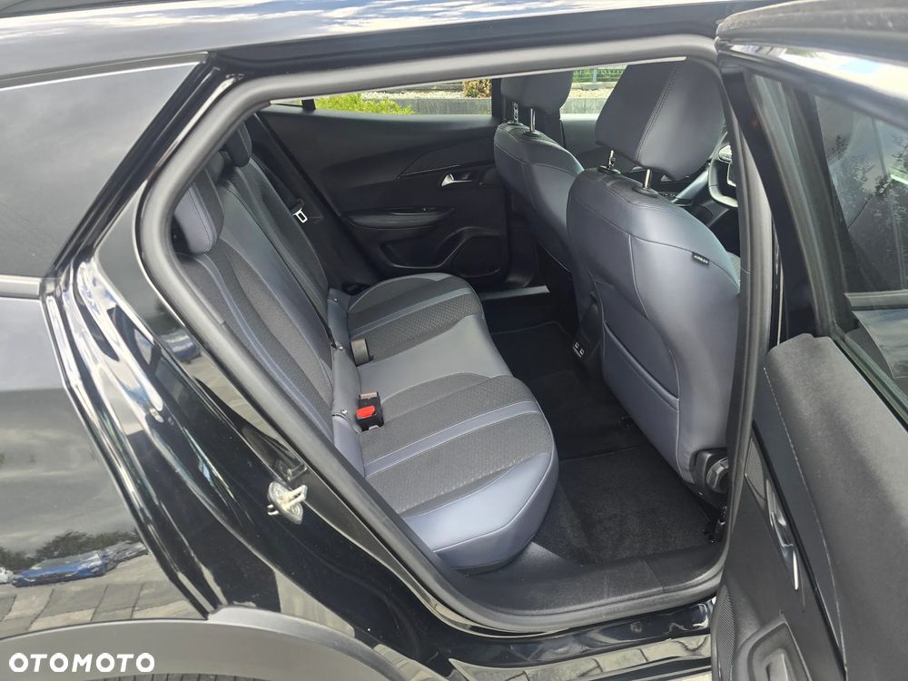 Peugeot 2008 1.2 PureTech GT Line S&S - 8
