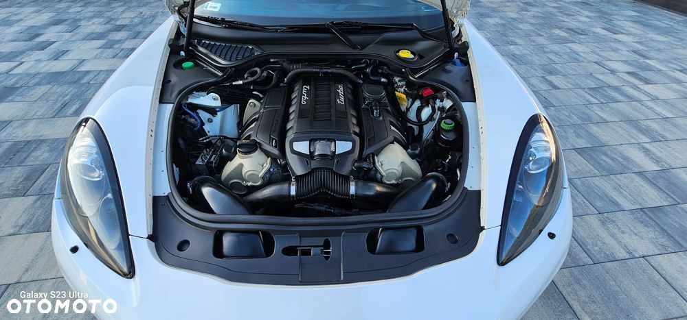 Porsche Panamera Turbo - 32