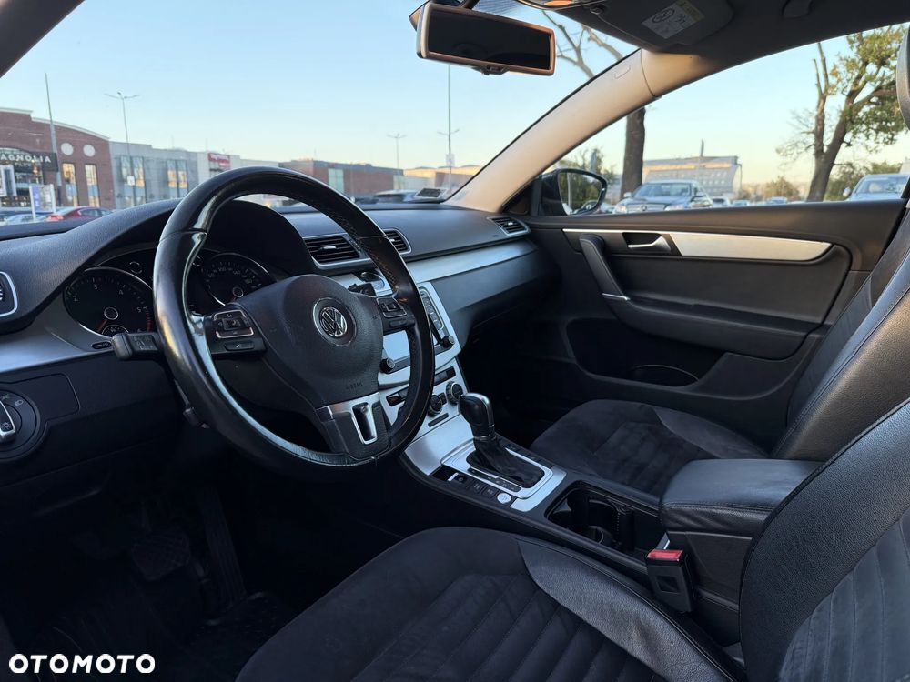 Volkswagen Passat 2.0 TDI Highline R-Style DSG - 8