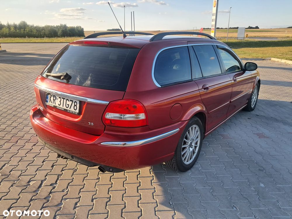 Jaguar X-Type 2.5 V6 4x4 Executive - 4