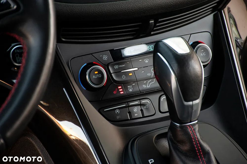 Ford Kuga 2.0 TDCi 4x4 ST-Line - 26