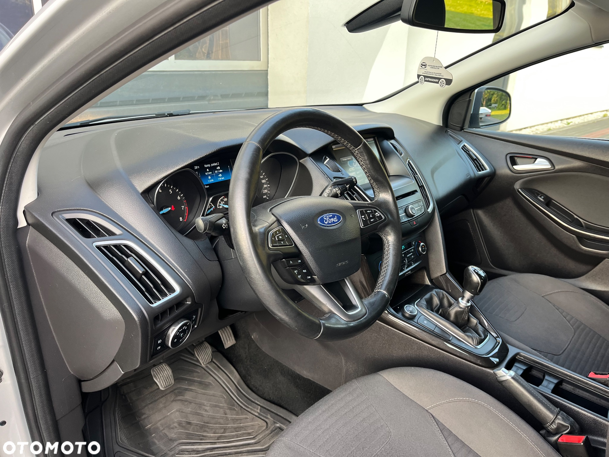 Ford Focus 1.0 EcoBoost Hybrid TITANIUM X - 12