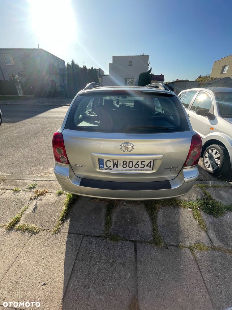 Toyota Avensis - 7