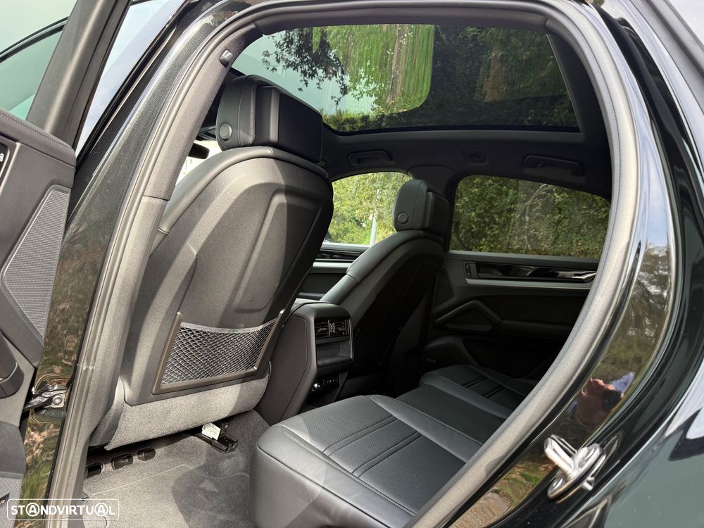 Porsche Cayenne Coupé E-Hybrid - 19