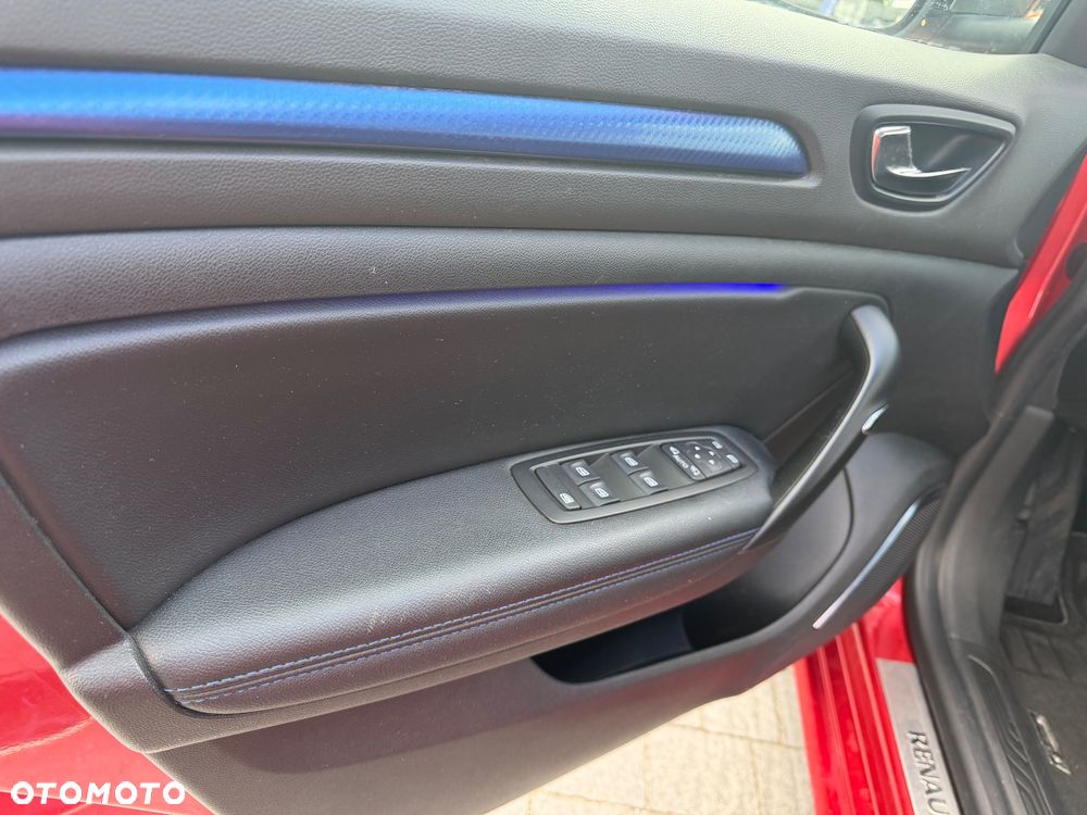 Renault Megane ENERGY TCe 205 EDC GT - 14