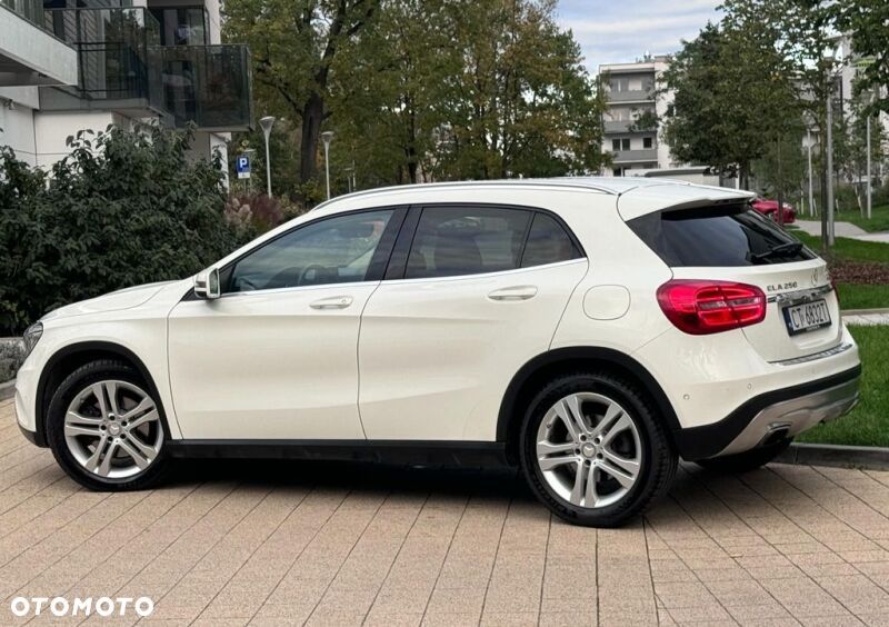Mercedes-Benz GLA 250 4-Matic - 3