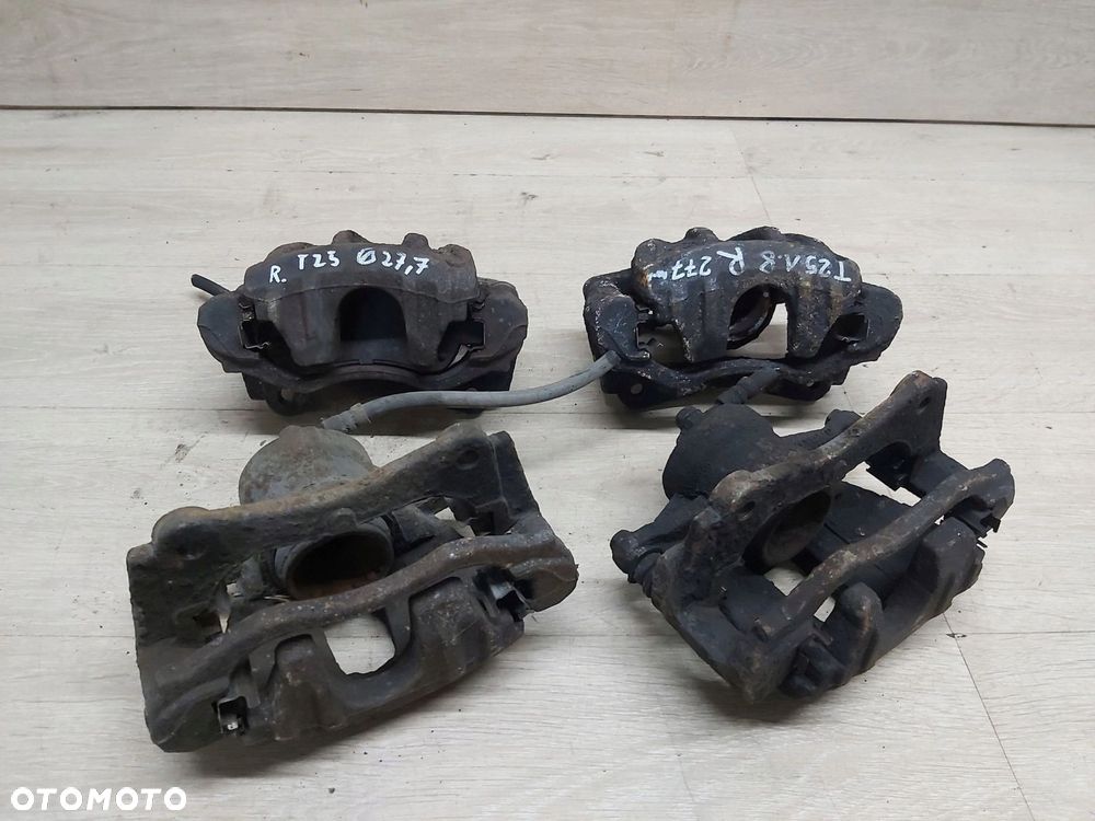 TOYOTA Avensis T25 1,6 1,8 Zacisk jarzmo prawy przód pod tarcze 275mm - 4