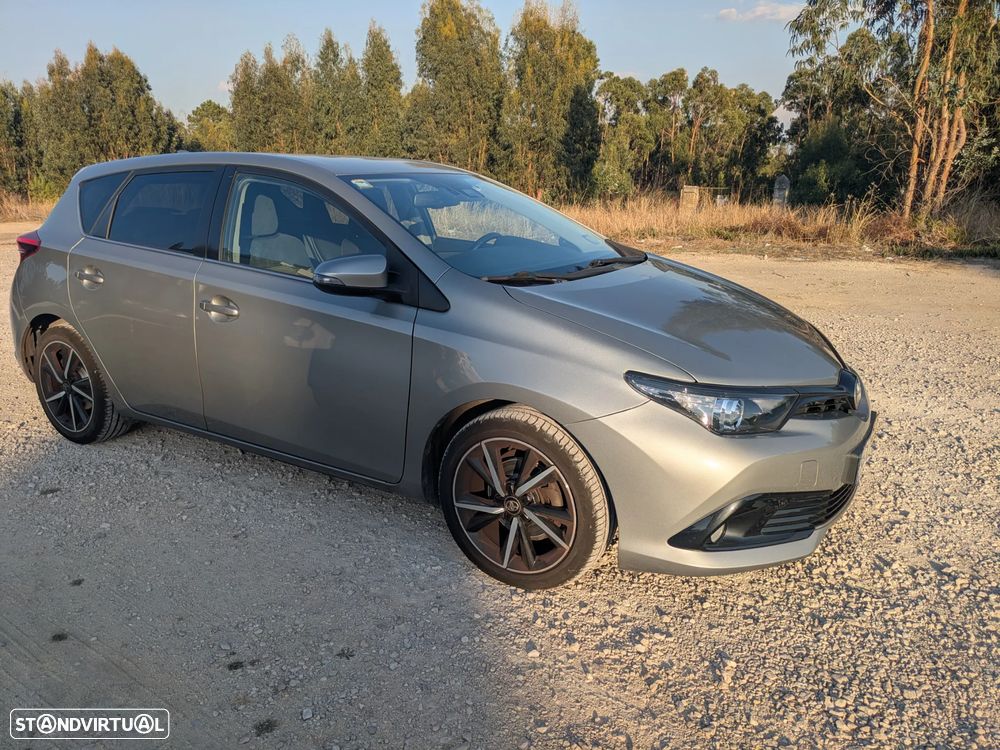Toyota Auris 1.4 D-4D Com. +P.Techno+P.Sport - 2