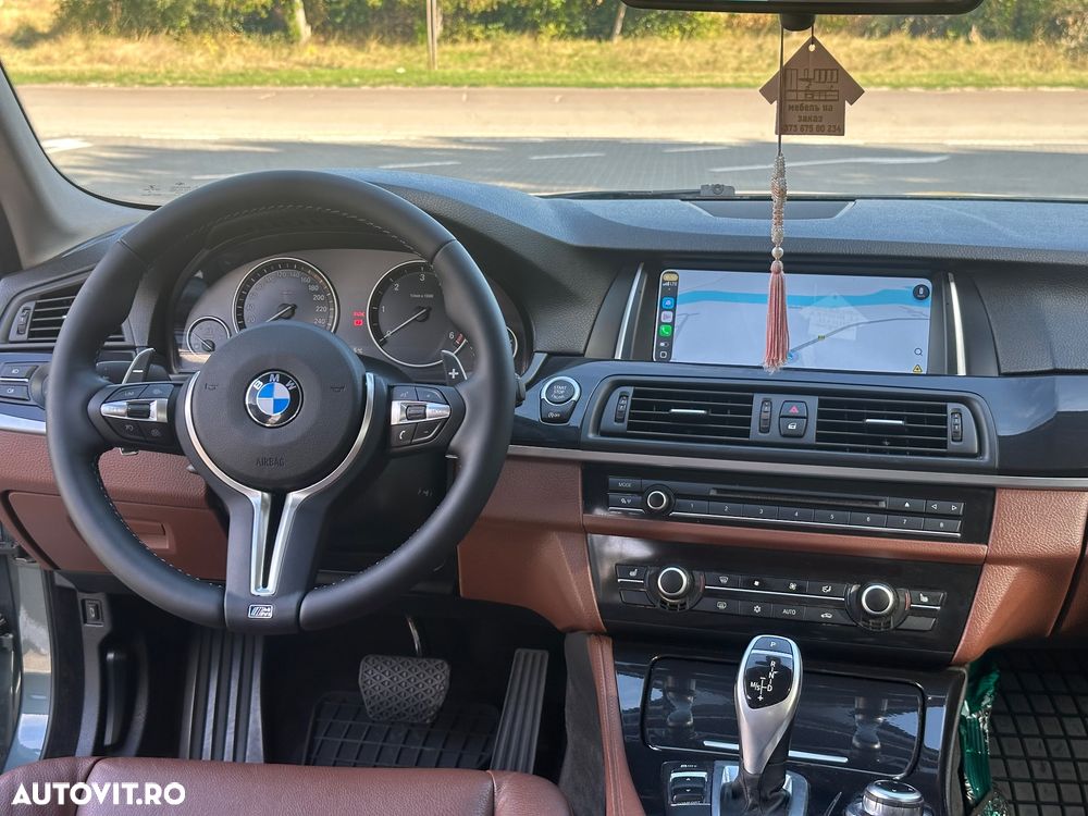 BMW Seria 5 525d xDrive - 11