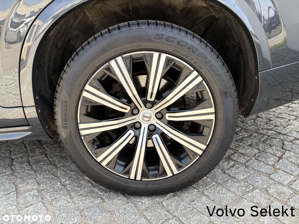 Volvo XC 90 - 9