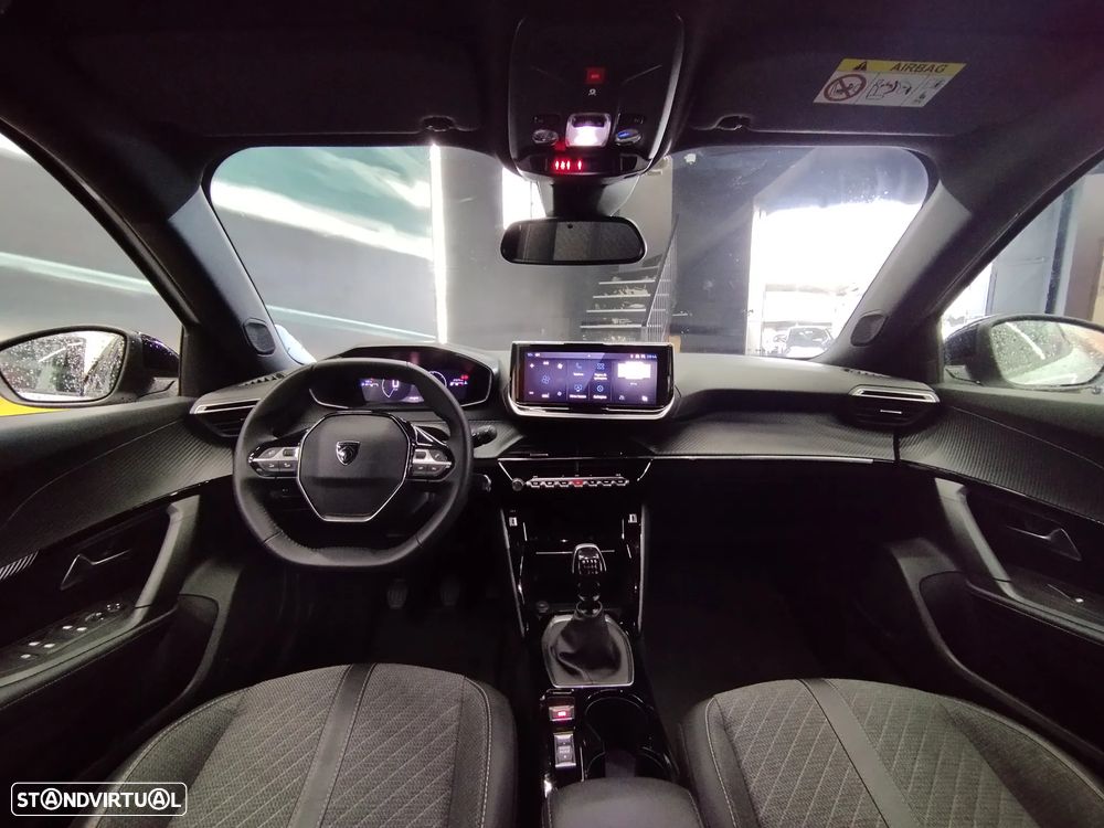 Peugeot 2008 1.2 PureTech Allure - 17
