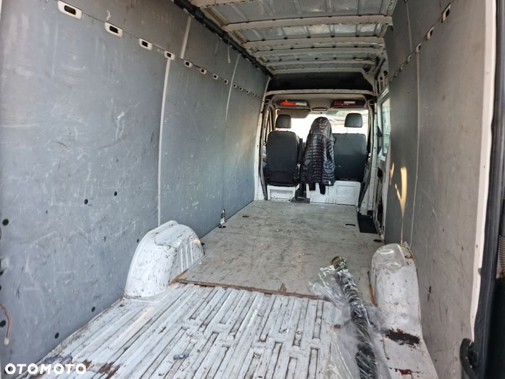 Mercedes-Benz Sprinter - 14