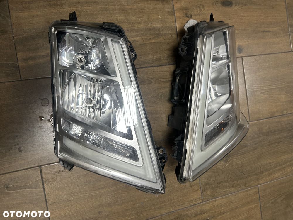 REFLEKTOR VOLVO FM4 FH4 LEW/PR KMP 22239221 ORG - 1