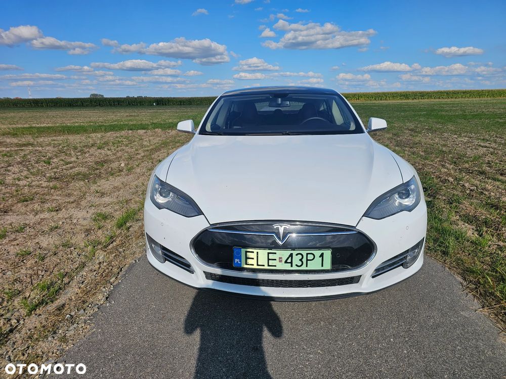 Tesla Model S 85 - 1