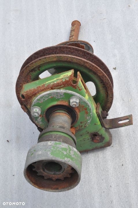 WAŁEK KOŁO PASOWE GARDZIELI PODAJNIKA JOHN DEERE 1177 NR Z10686 - 2