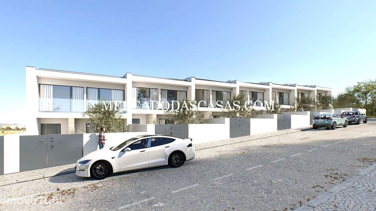 Moradia T3 em condomínio c/jardim e piscina - Grande imagem: 2/15