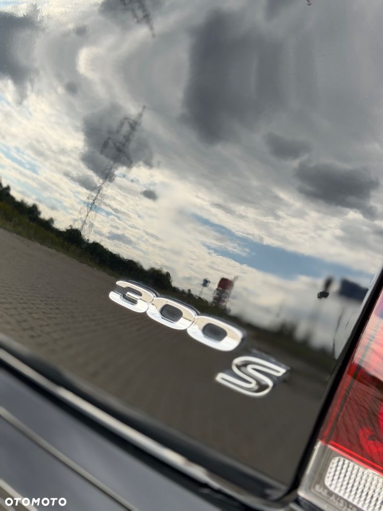 Chrysler 300s - 9