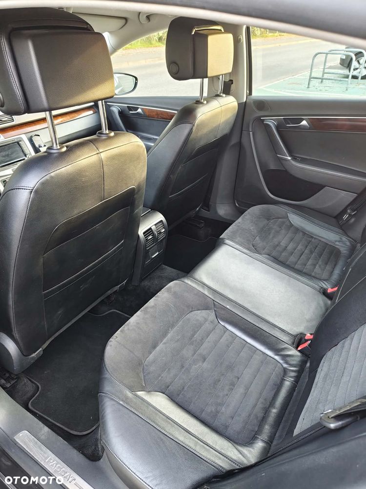 Volkswagen Passat - 28