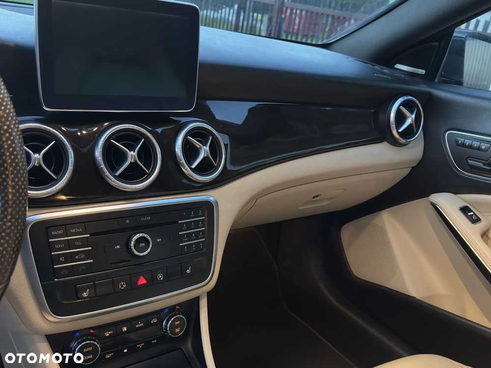 Mercedes-Benz CLA 250 4Matic 7G-DCT AMG Line - 21