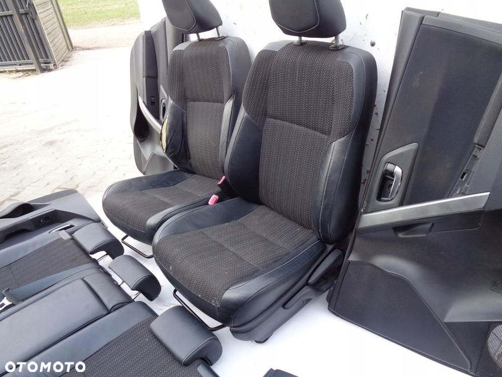 FOTELE SIEDZENIA GRZANE WENTYLOW AURIS 2 II KOMBI - 5