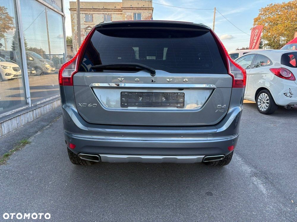 Volvo XC 60 D4 AWD Geartronic Momentum - 4
