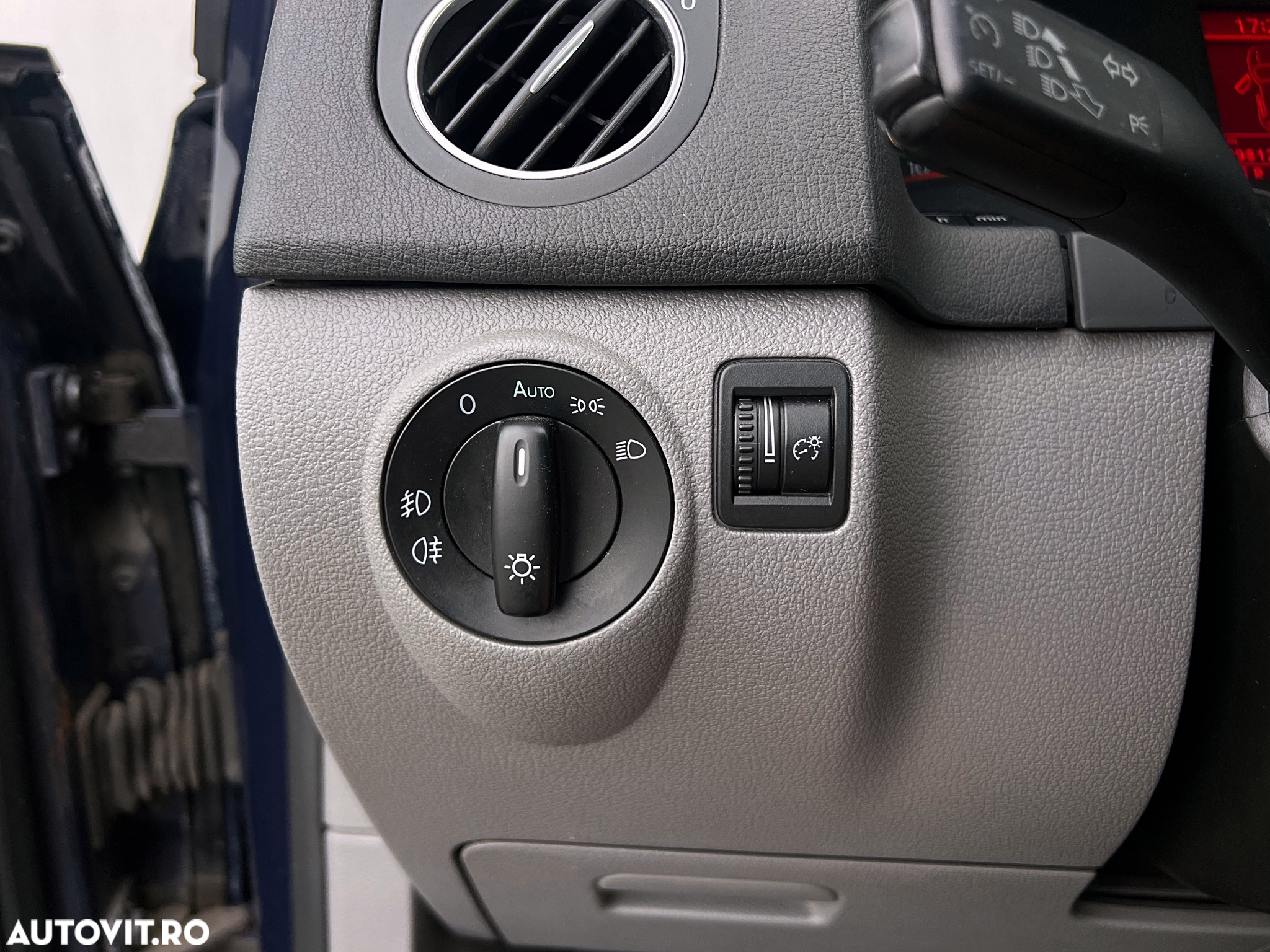 Volkswagen Golf Plus 2.0 TDI Comfortline DPF DSG - 20