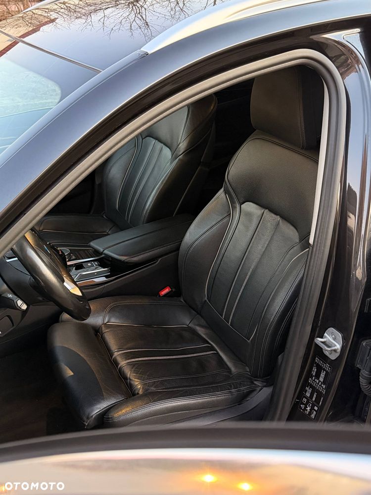 BMW Seria 5 530d xDrive Luxury Line sport - 6