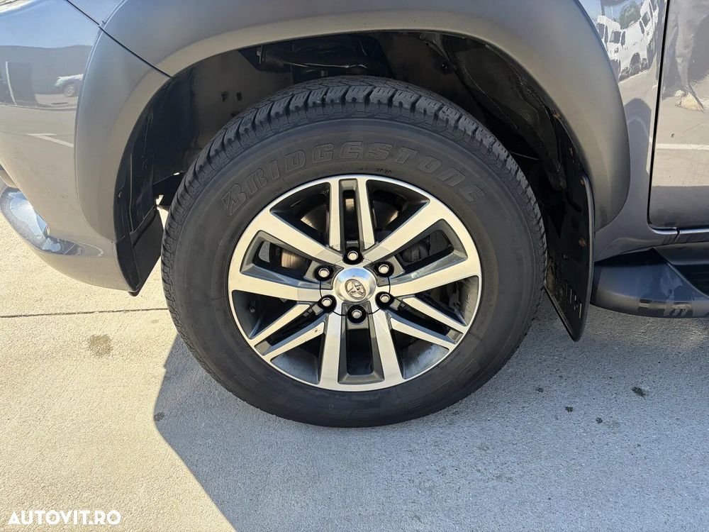 Toyota Hilux - 29