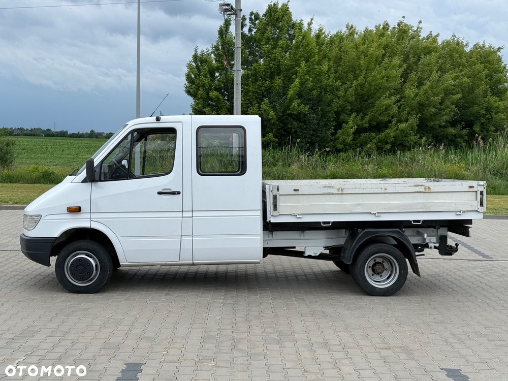 Mercedes-Benz 308 - 2