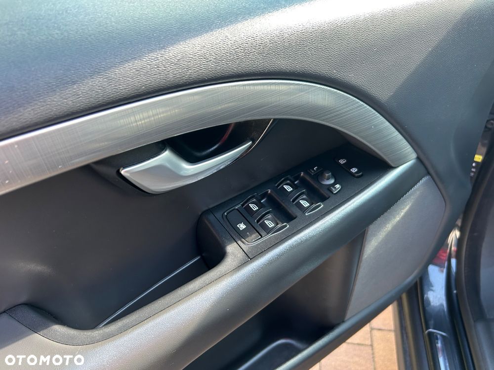 Volvo V70 2.0 Momentum - 5