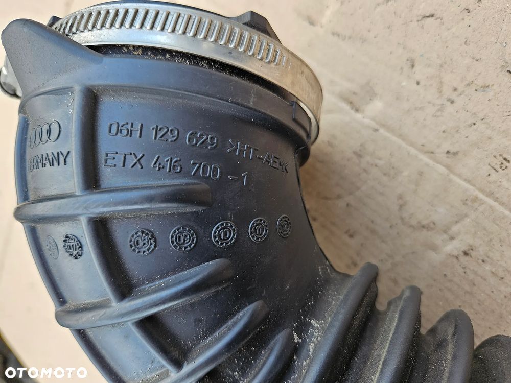 Audi A4 B8 1.8 TFSI rura wąż powietrza 06H129629 - 2