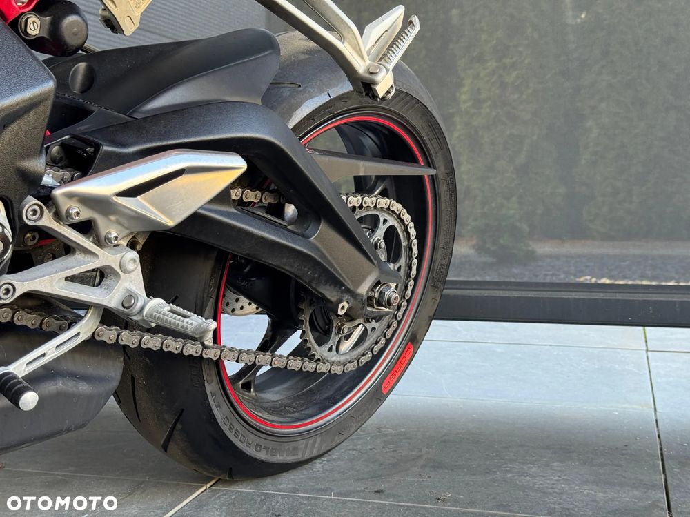 Triumph Street Triple - 7