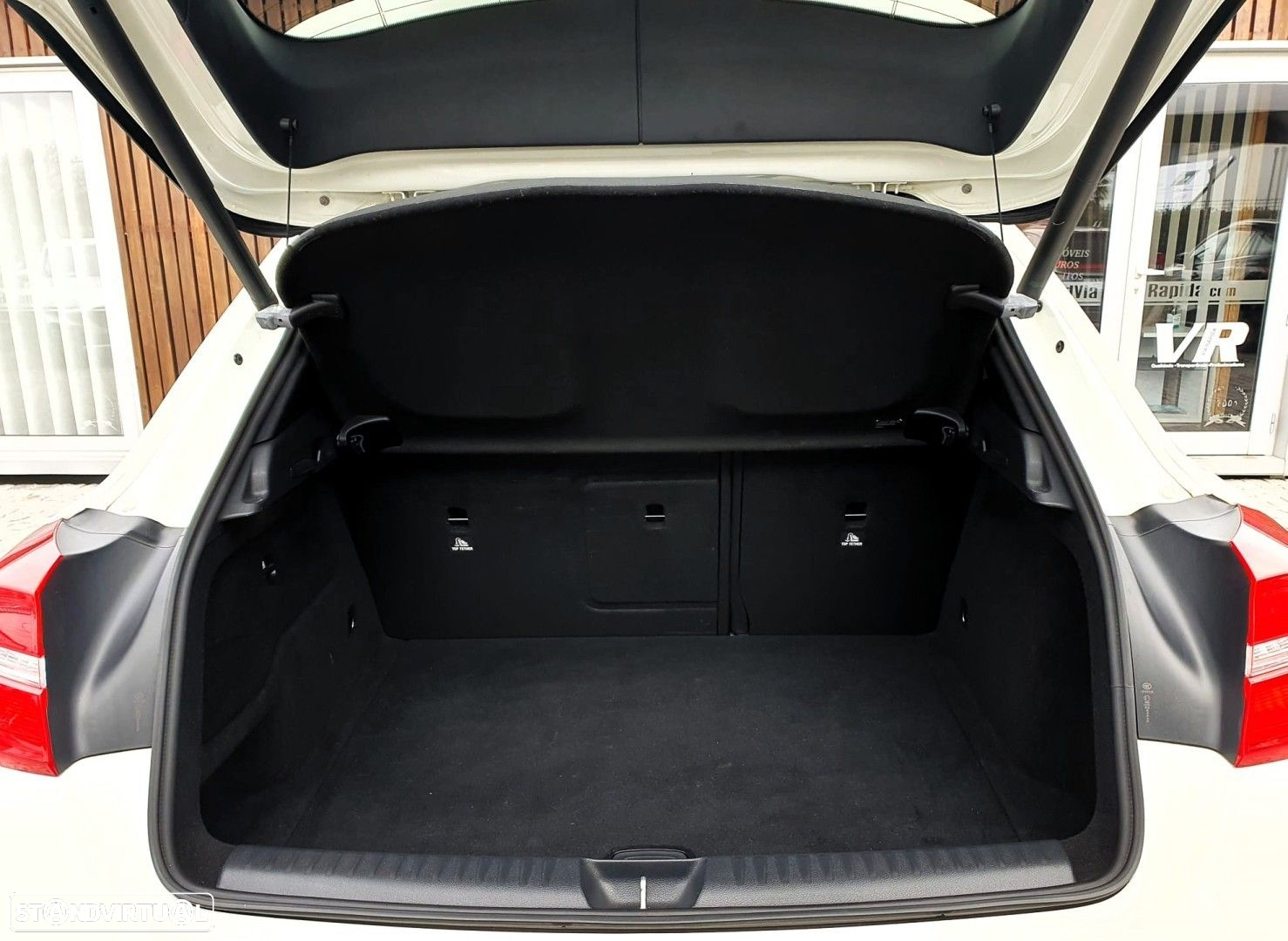 Mercedes-Benz GLA 220 CDI 4Matic 7G-DCT Urban - 14