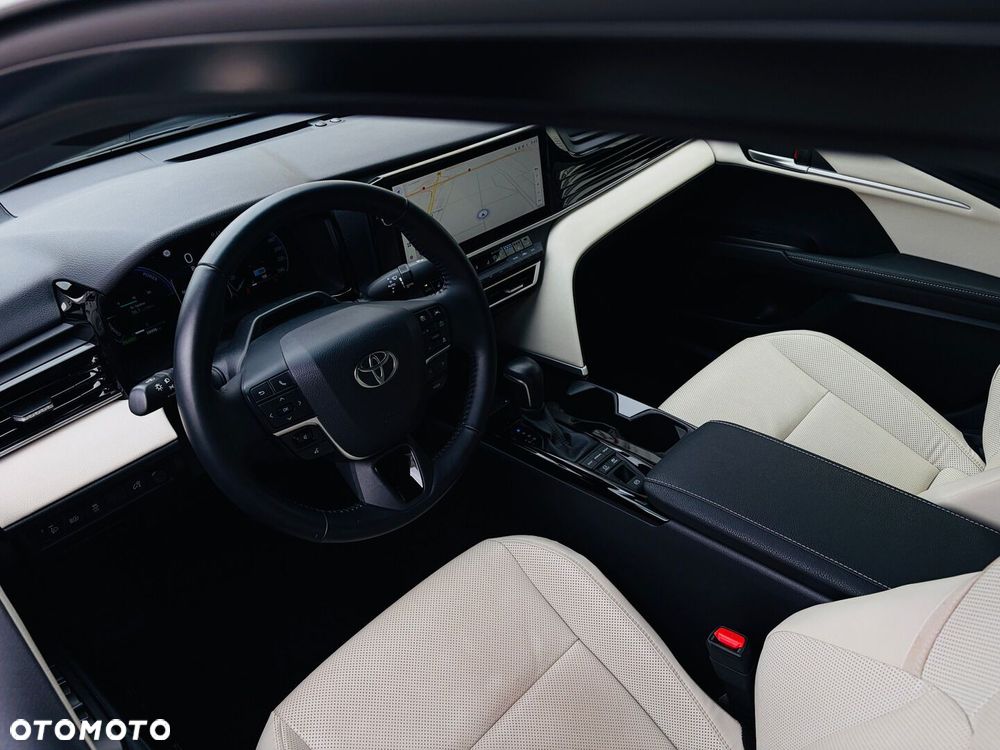 Toyota Camry - 27