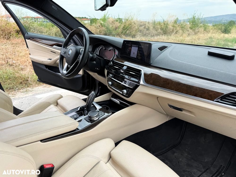 BMW Seria 5 530i AT - 4