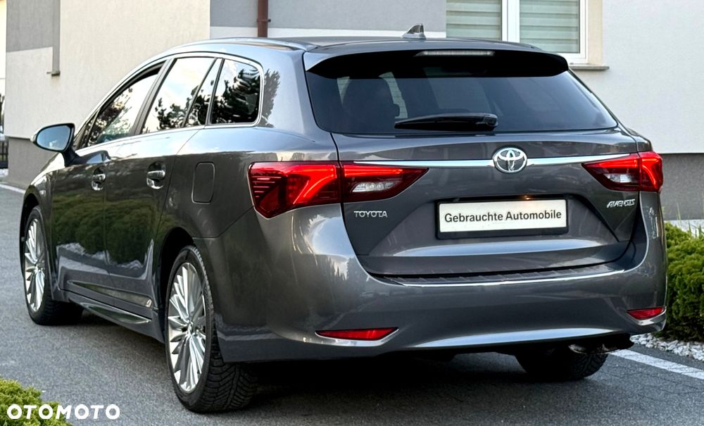 Toyota Avensis Touring Sports 1.8 Executive - 25