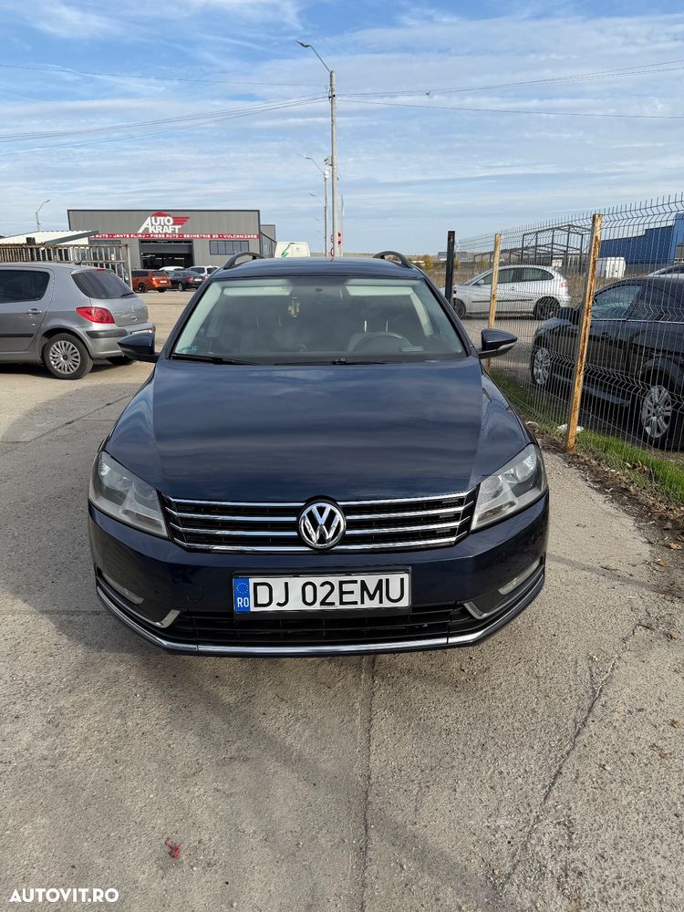 Volkswagen Passat - 1