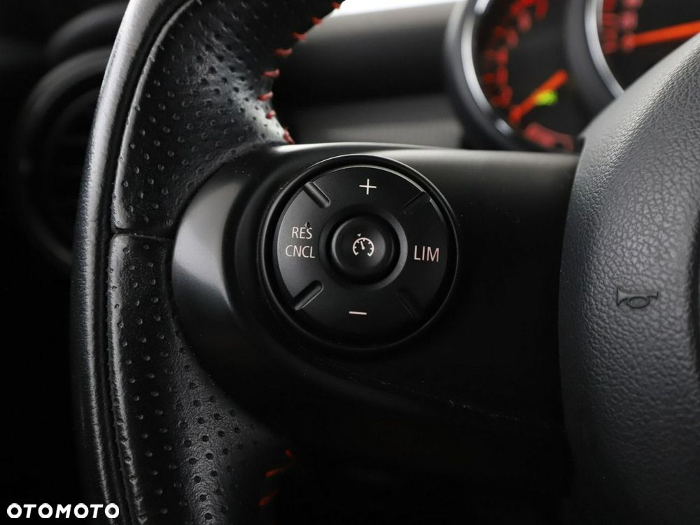 MINI Cooper Standard - 30