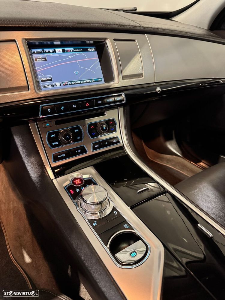 Jaguar XF Sportbrake 2.2 D R-Sport - 49