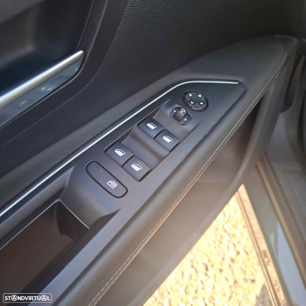Peugeot 3008 1.5 BlueHDi Allure Pack — fotografia 5