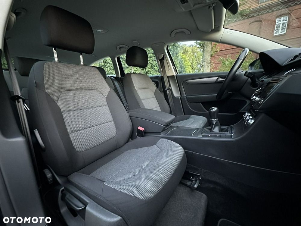 Volkswagen Passat - 10