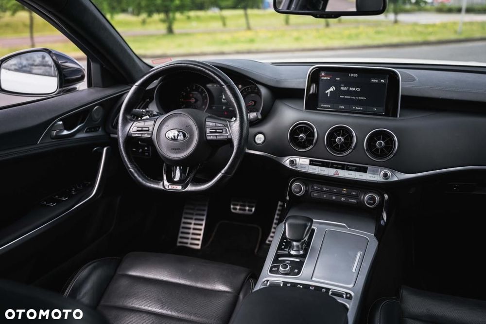 Kia Stinger - 4