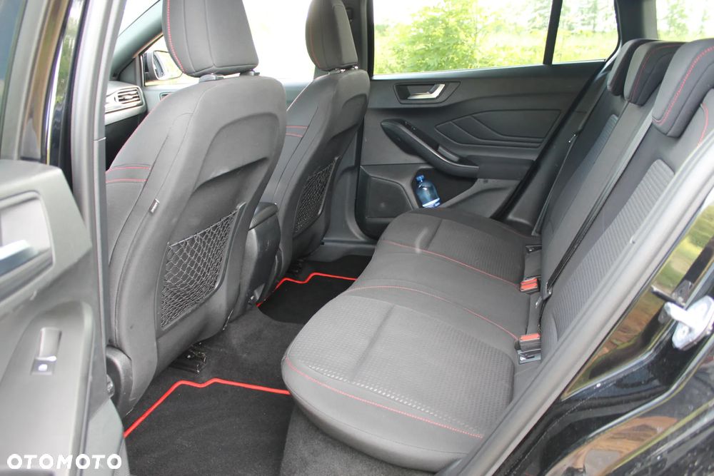 Ford Focus 1.5 EcoBlue Start-Stopp-System ST-LINE - 19