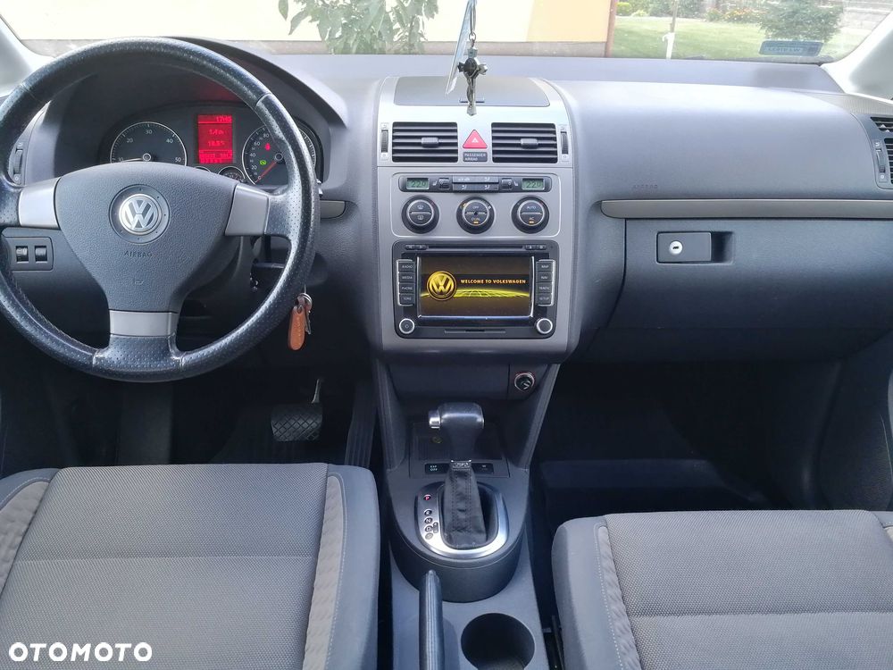 Volkswagen Touran - 6