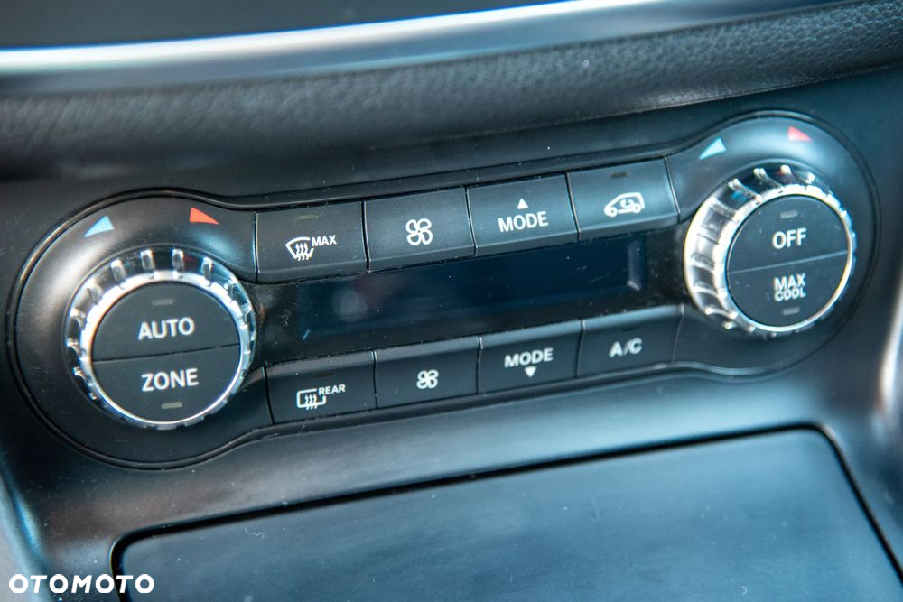 Mercedes-Benz CLA 250 4Matic 7G-DCT AMG Line - 36
