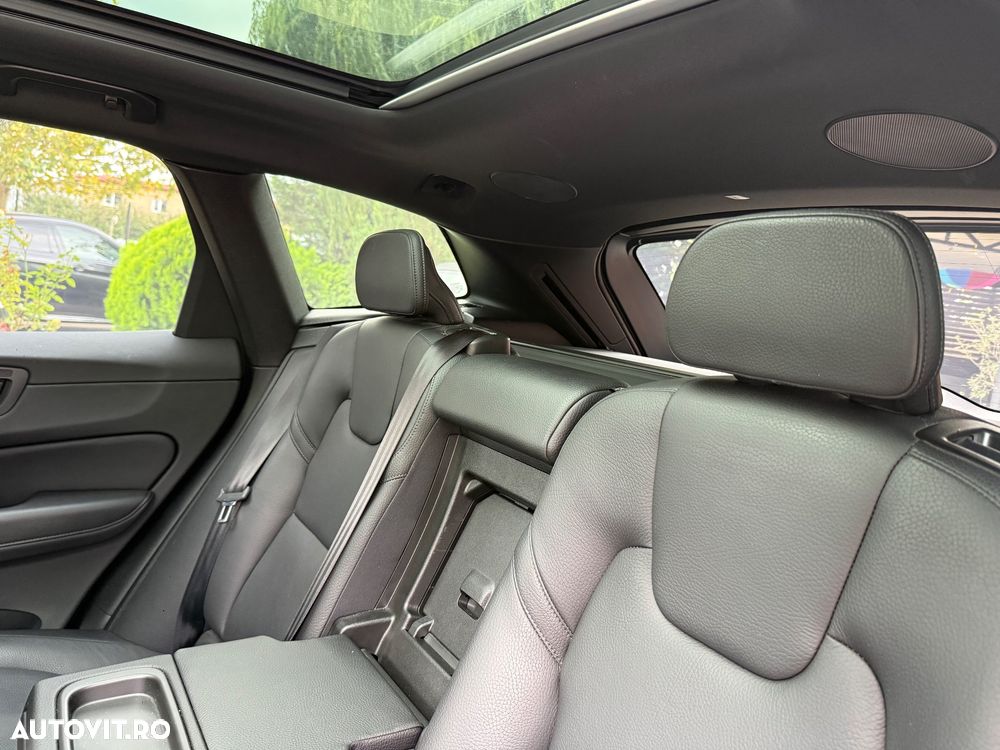 Volvo XC 60 D4 R-Design - 38