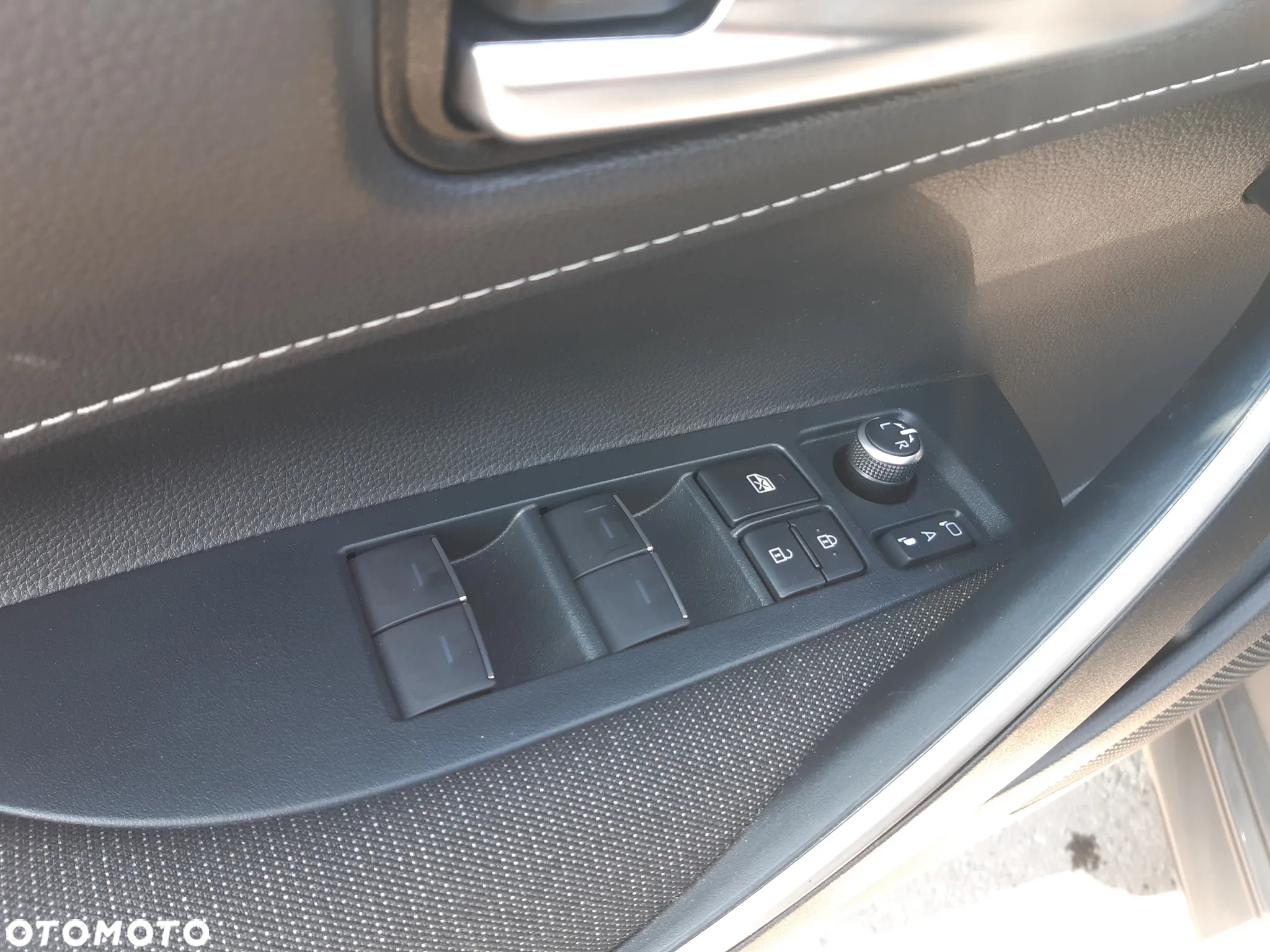 Suzuki Swace 1.8 Hybrid Premium Plus CVT - 17