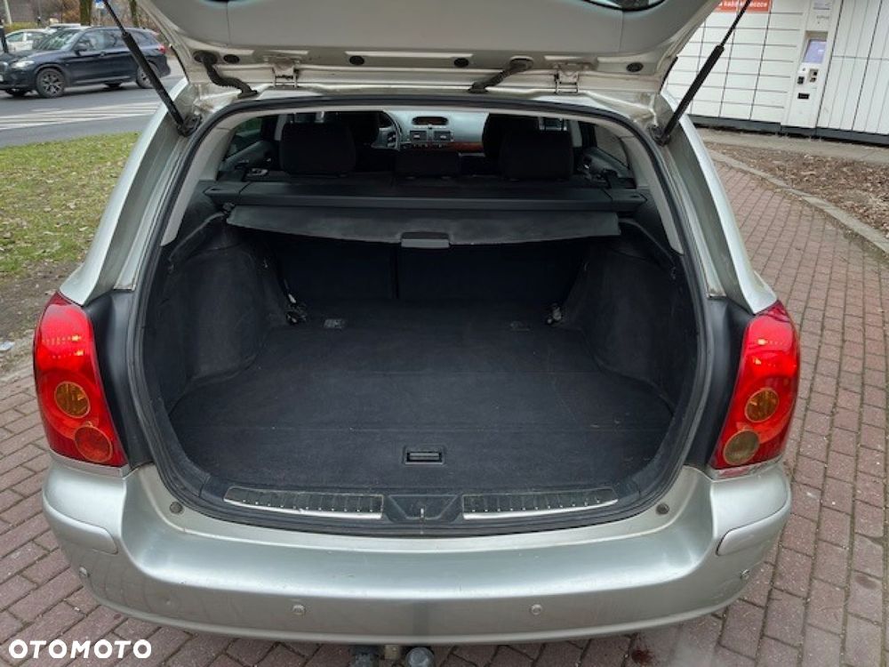 Toyota Avensis - 9