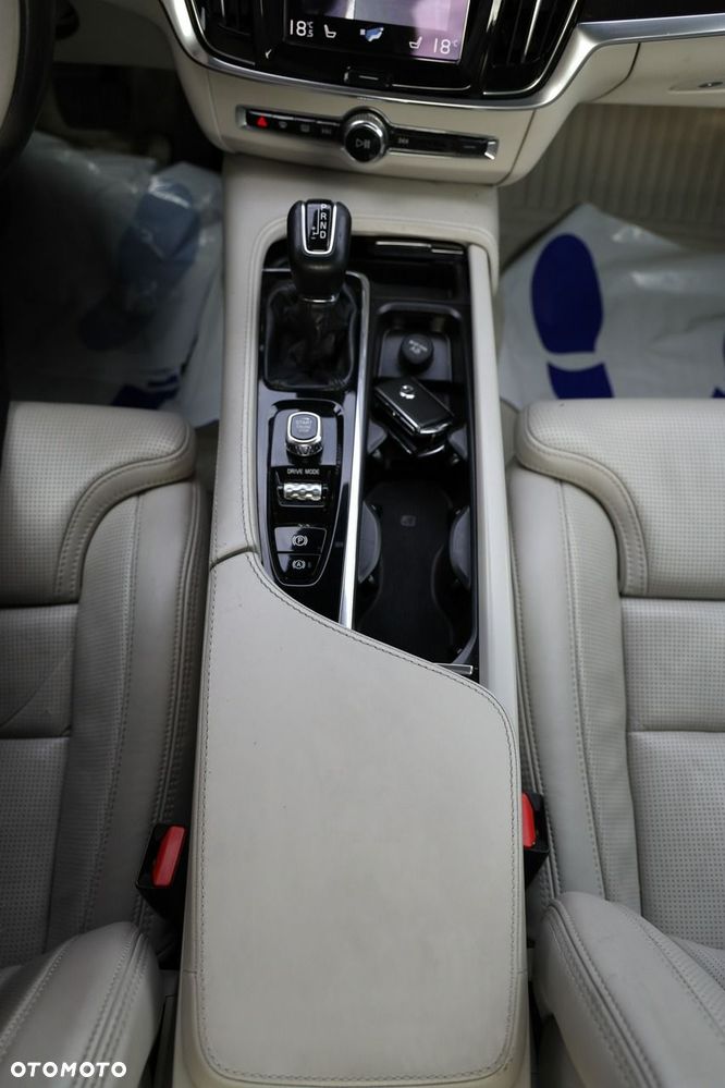 Volvo S90 - 20